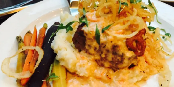 CRAVE American Kitchen & Sushi Bar - Mall of America