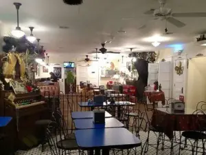 Frenchie's Cajun Cafe