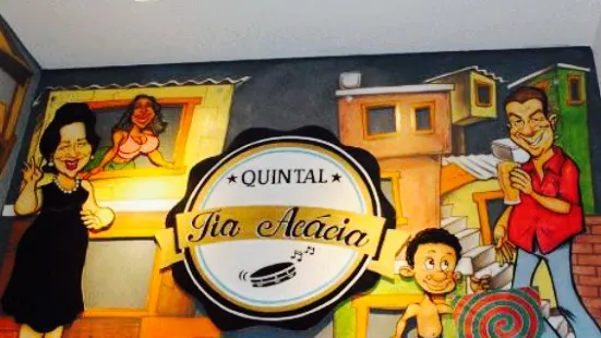 Quintal Tia Acácia