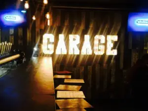 Craft Beer Bar Garage