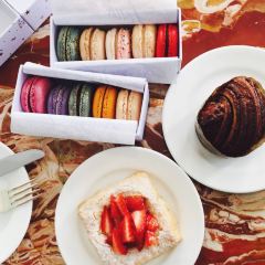 Bottega Louie User Photo