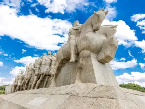 Monumento a las Bandeiras