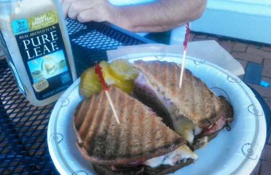 East Ferry Mkt & Deli