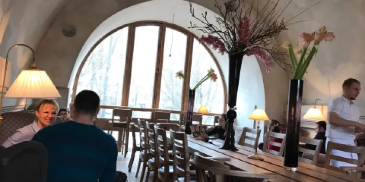 DoubleDecker Cake & Coffee