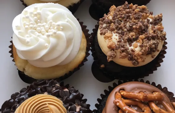 Smallcakes: A Cupcakery of Naperville