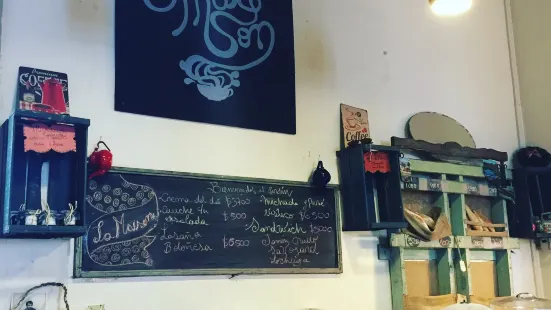 La Maison Cafe