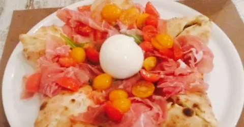 La Torre Pizza e Grill in カーメリ