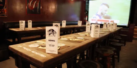 Wayne's Bar