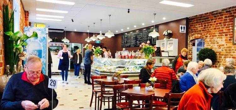 The Roses Cafe