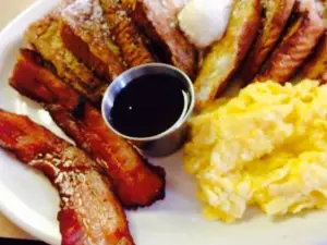 Day Day's BBQ & Waffle House