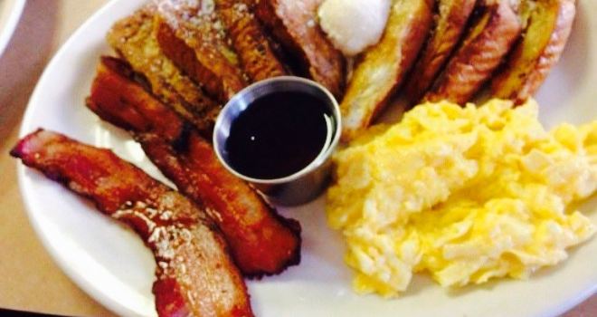 Day Day's BBQ & Waffle House
