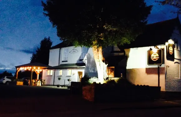 The Three Horseshoes