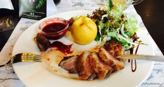 Maximilian Pub & Grill