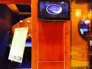 LUNA Restaurant & Lounge