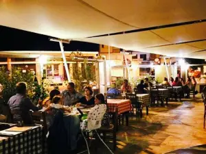 Platea meze house