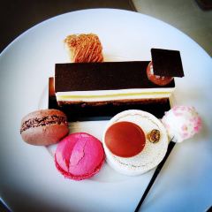 Armani Hashi Restaurant User Photo