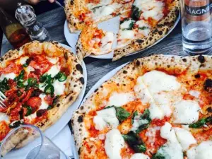 Double Zero Neapolitan Pizza