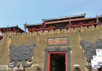 Qin-Dynasty Palace