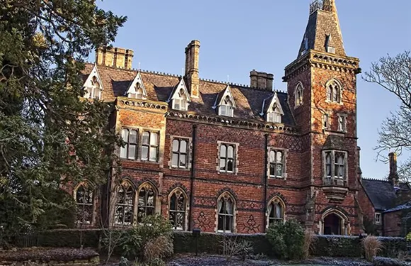 布朗蘇沃廳酒店