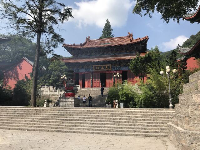 靈山