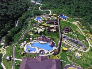 Lanshan Yuanling Nan Dongfang Hot Spring
