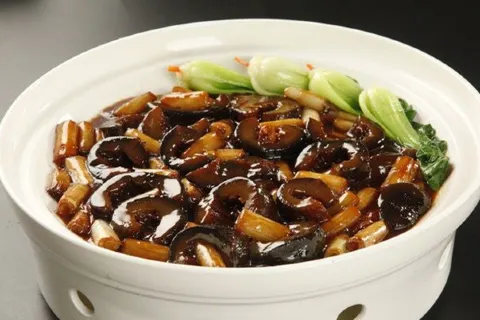 LUBANZHANG BRAISED SEA CUCUMBER WITH SCALLION