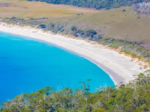 Baie de Wineglass