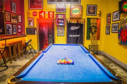 Jungle Burger Sports Bar & Bistro