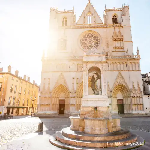 Cathédrale Saint-Jean Baptiste