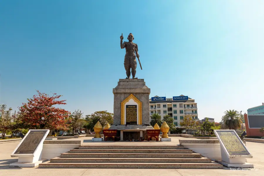 Fa Ngum Statue