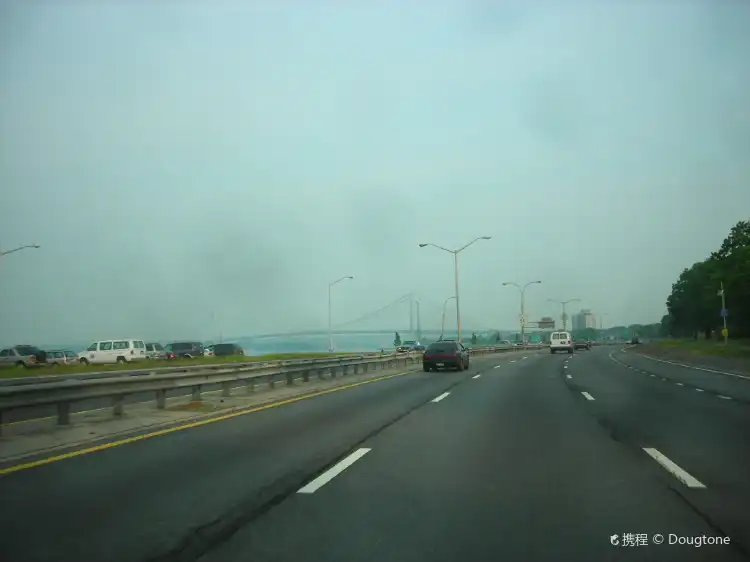 Hotels near Belt Pkwy