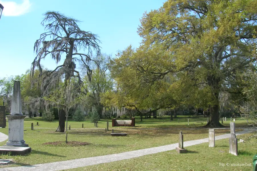 Colonial Park Cemetery