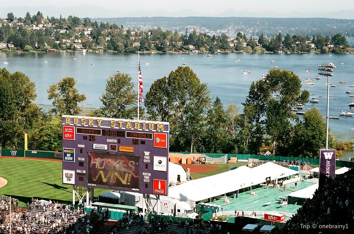 4_Husky Stadium