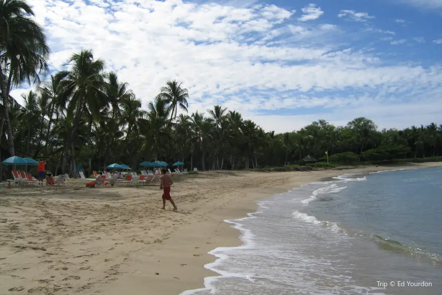 Kaunaʻoa (Mauna Kea) Beach