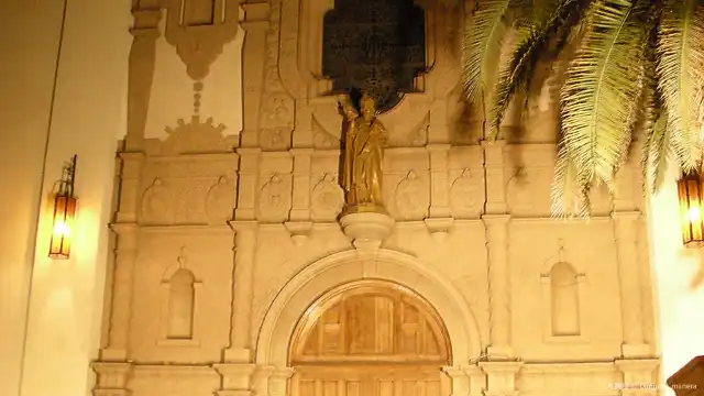 Hotels near St. Augustine Cathedral