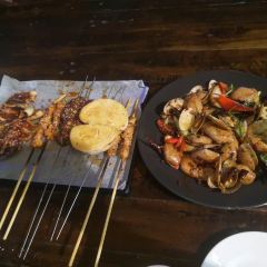 Love Love Hot Bar&Grill User Photo