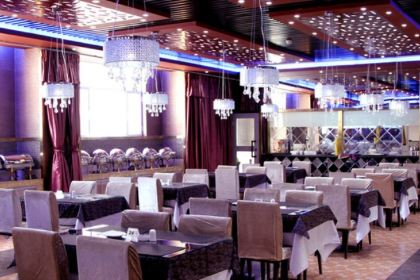 PU DONG JIA RI JIU DIAN DONG FANG MING ZHU XI CAN TING