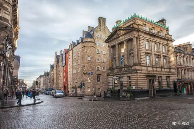 16 Awesome Things to Do in Edinburgh Scotland
