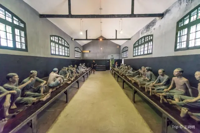 Hanoi Historic Travel: Combination of Western And Eastern Cultures