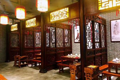 唐拾壹·小龍女火锅(东湖广场店)