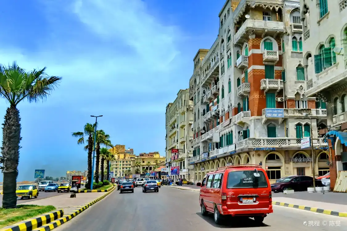 Hotels near Corniche