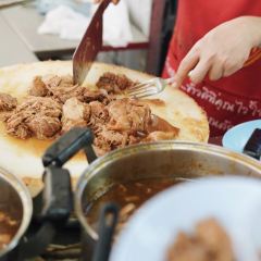 Kha Mu Charoensang Silom User Photo