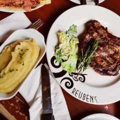 Reuben's Deli & Steakhouse張用戶圖片