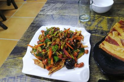 邹立国火锅烧烤食材(调兵山店)