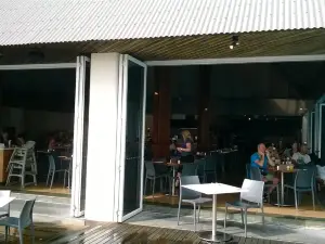 Sails Restaurant