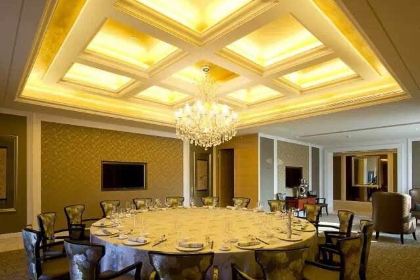 绿岛国际酒店西餐厅