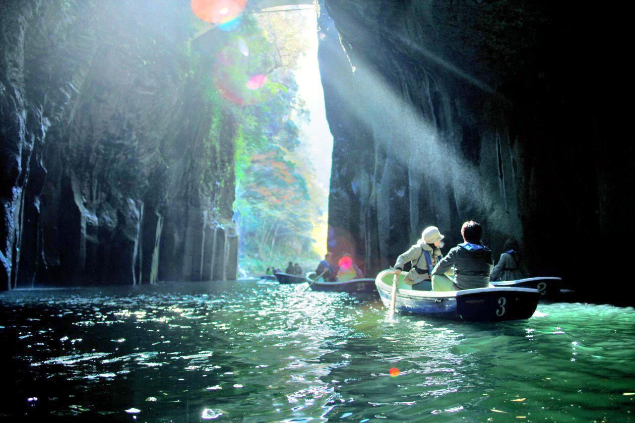 1-day tour in Miyazaki|Buy 1 get 1 free: Takachiho Gorge + Kamishikimi Kumanoimasu Shrine + Amanoyasukawara