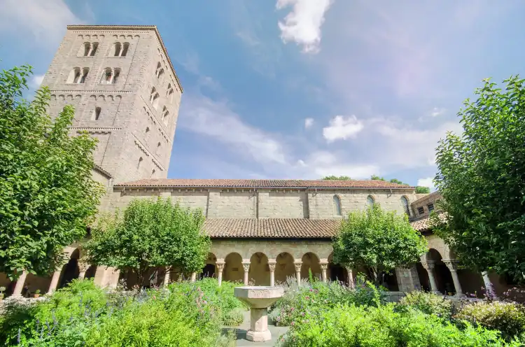 Hotels in der Nähe von The Cloisters