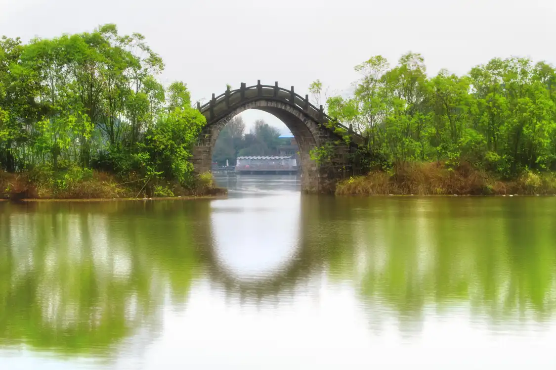 Hotels near Wolongshan Park