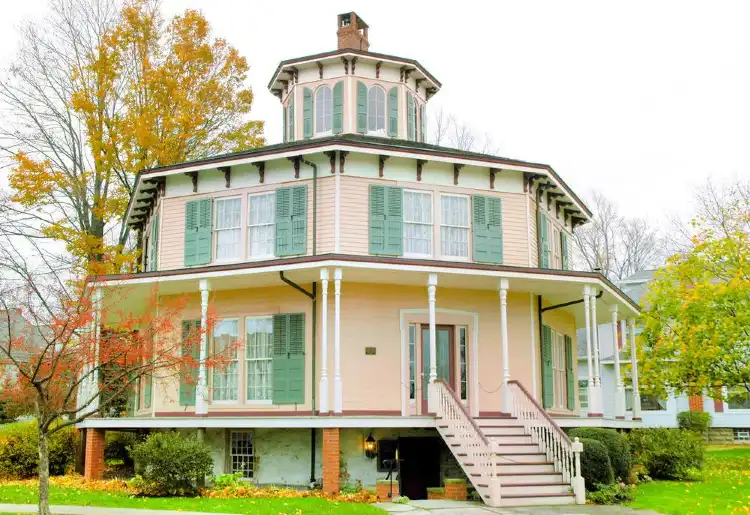 Các khách sạn gần Octagon House